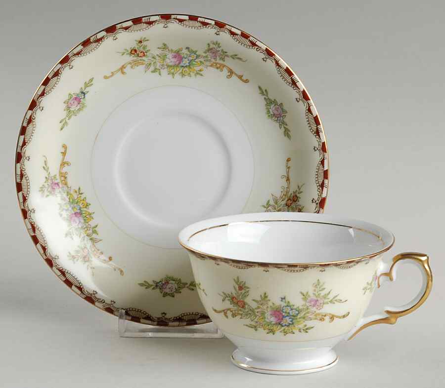 MEI67 Footed Cup & Saucer Set by Meito-1