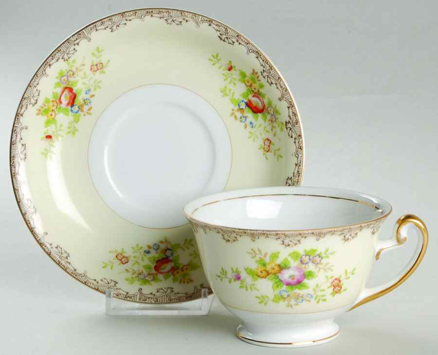 MEI83 Footed Cup & Saucer Set by Meito-1