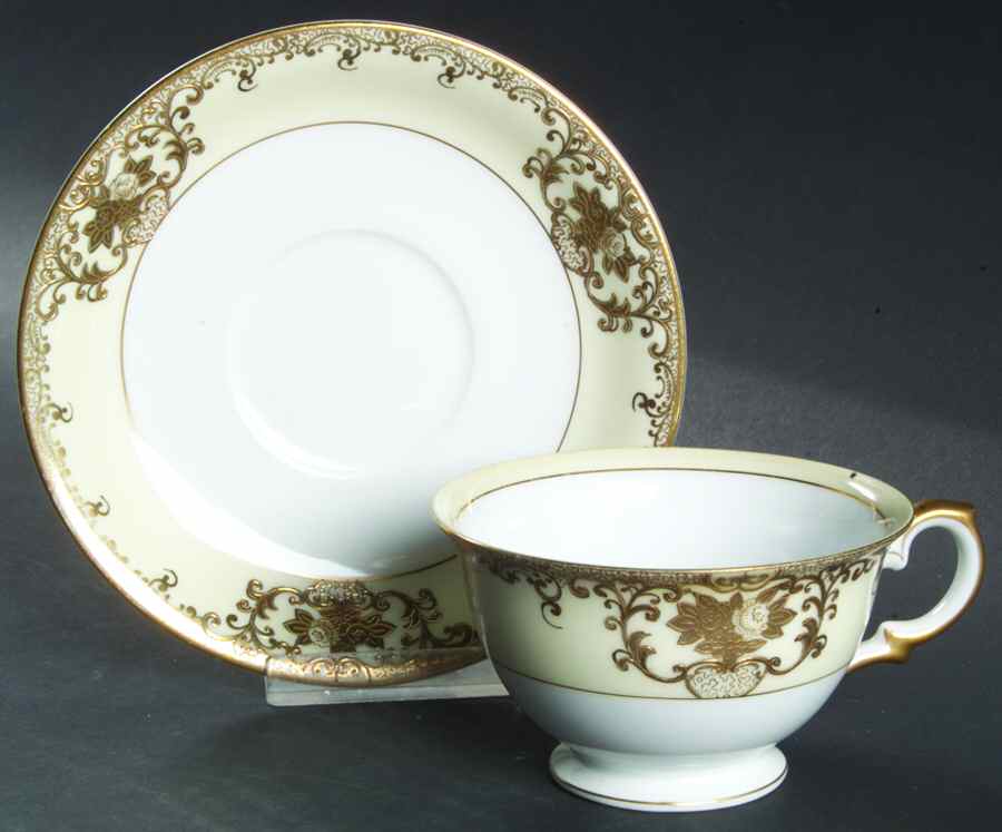 MEI89 Footed Cup & Saucer Set by Meito-1