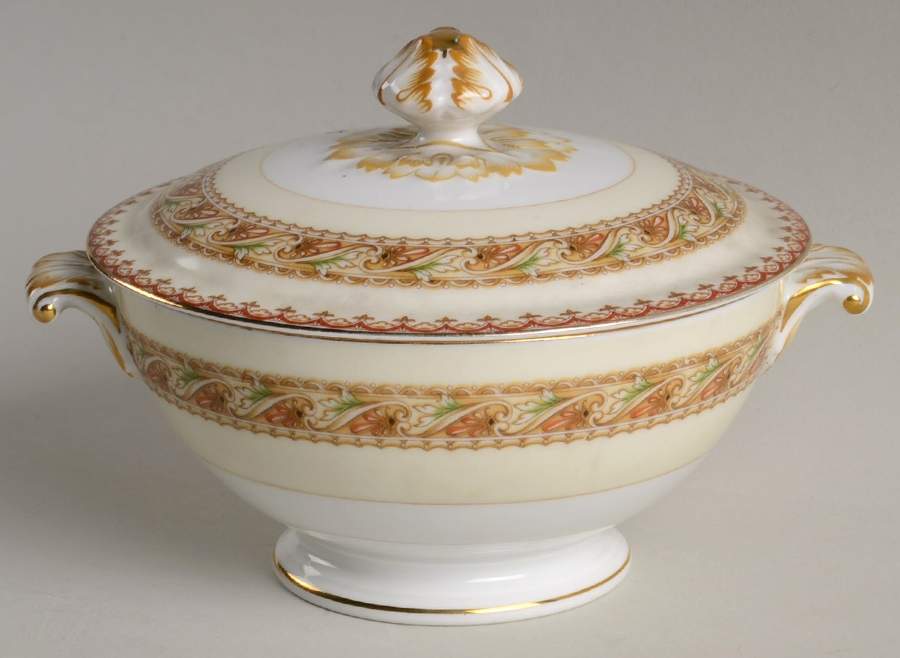 MEI93 (Gold Trim) Sugar Bowl & Lid by Meito-1