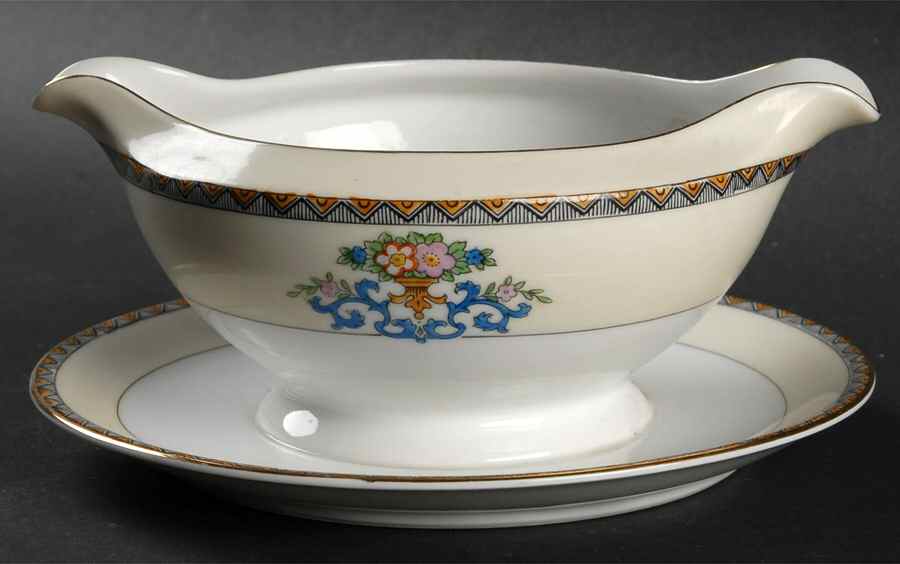 The Modena Gravy Boat with Attached Underplate by Meito-1