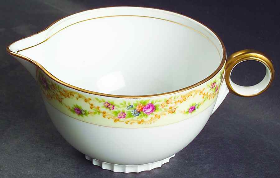 Modern Windsor Creamer by Meito-1