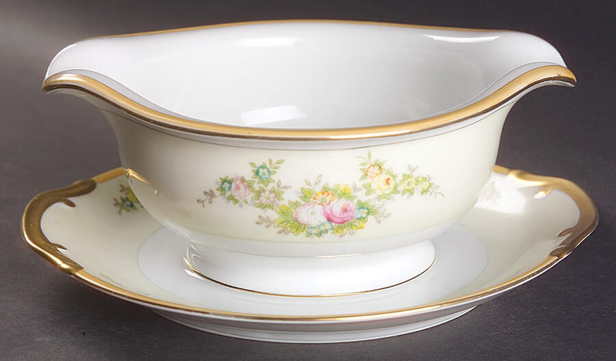 N1055a Gravy Boat with Attached Underplate by Meito-1