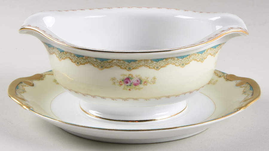 N1916 Gravy Boat with Attached Underplate by Meito-1