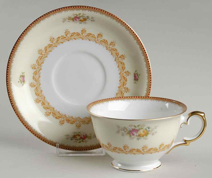 Nassau Footed Cup & Saucer Set by Meito-1