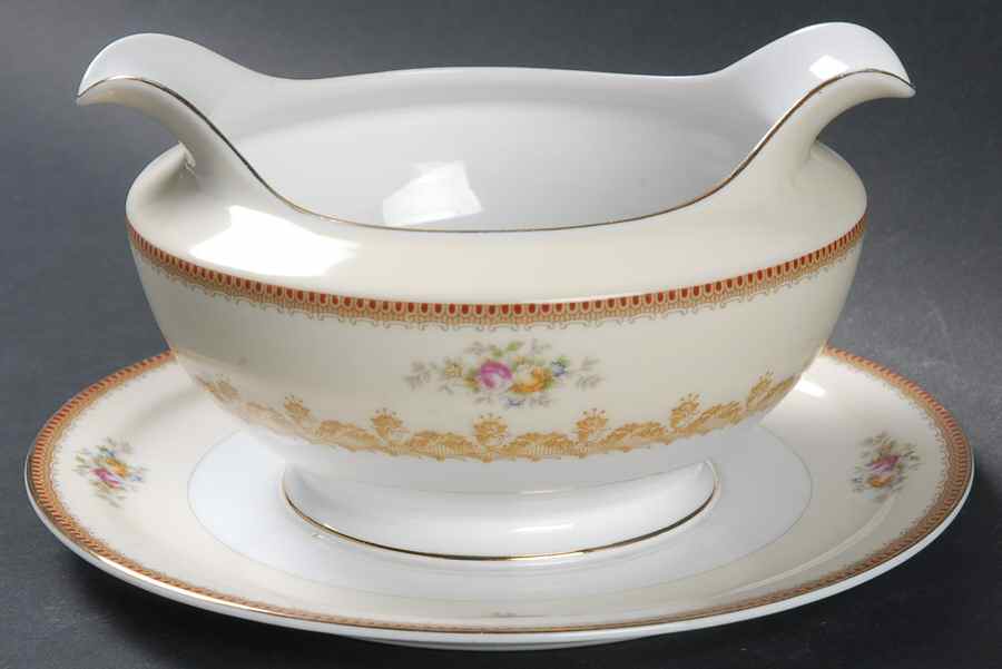 Nassau Gravy Boat with Attached Underplate by Meito-1