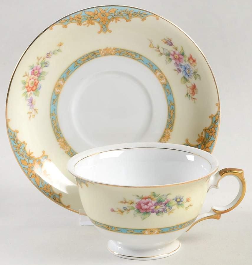 Niles Footed Cup & Saucer Set by Meito-1