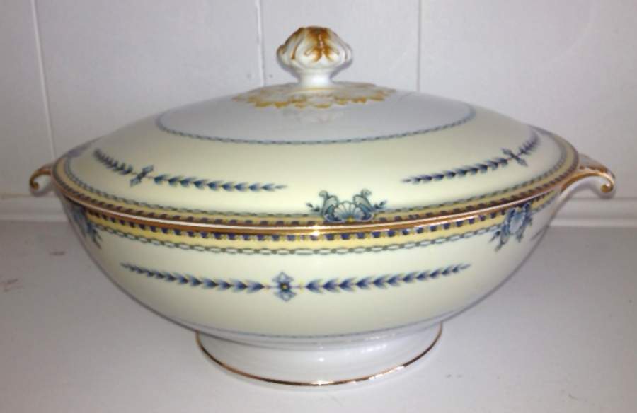 Olympia Round Covered Vegetable by Meito-1