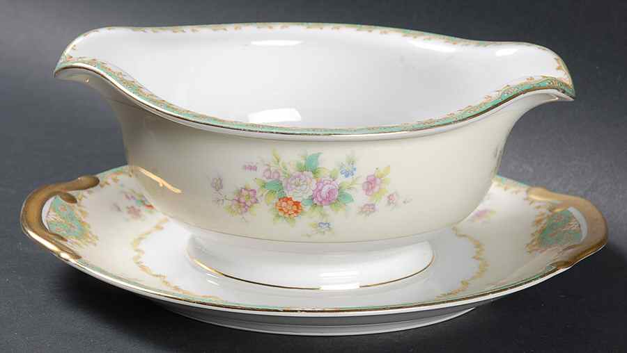 Orion Gravy Boat with Attached Underplate by Meito-1
