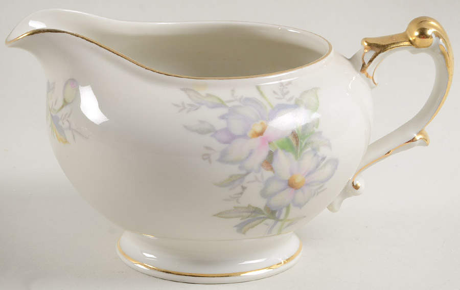 Pastelle Empire Creamer by Meito-1