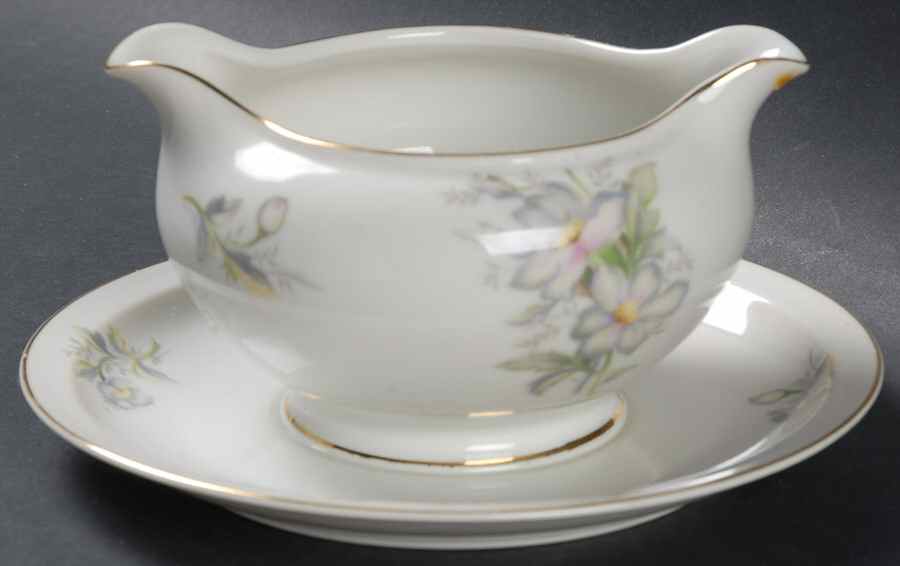 Pastelle Empire Gravy Boat with Attached Underplate by Meito-1