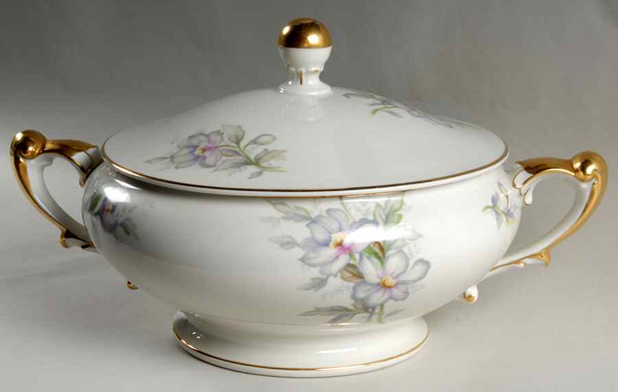 Pastelle Orleans Round Covered Vegetable by Meito-1