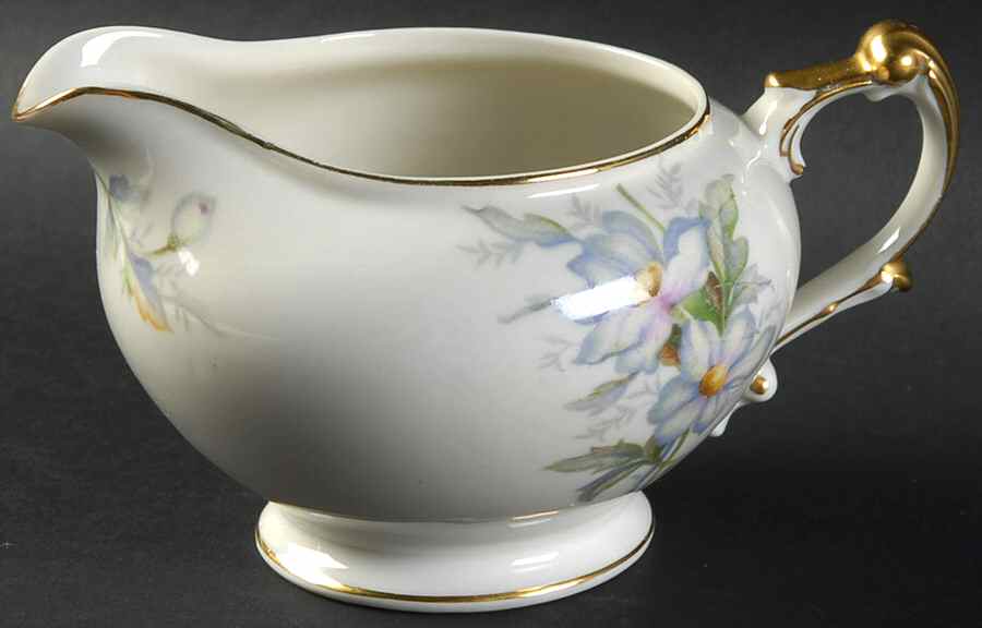Pastelle Orleans Creamer by Meito-1