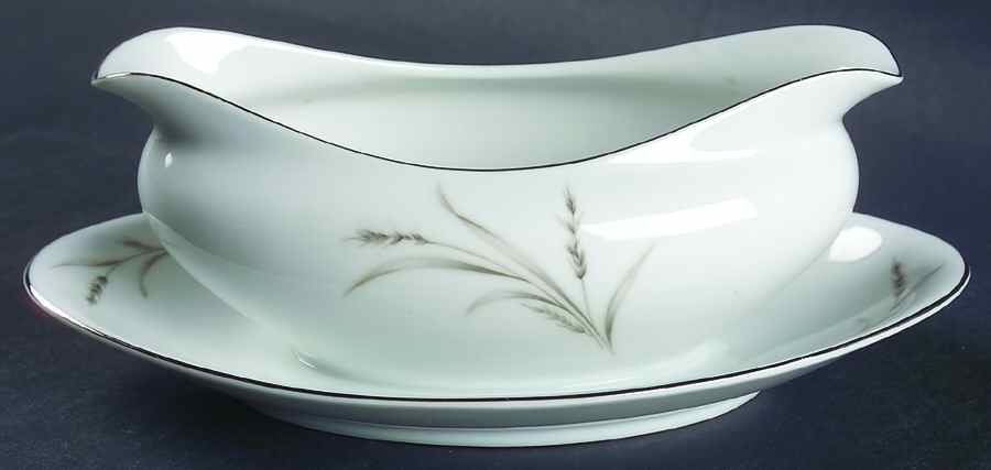 Remembrance Gravy Boat with Attached Underplate by Meito-1