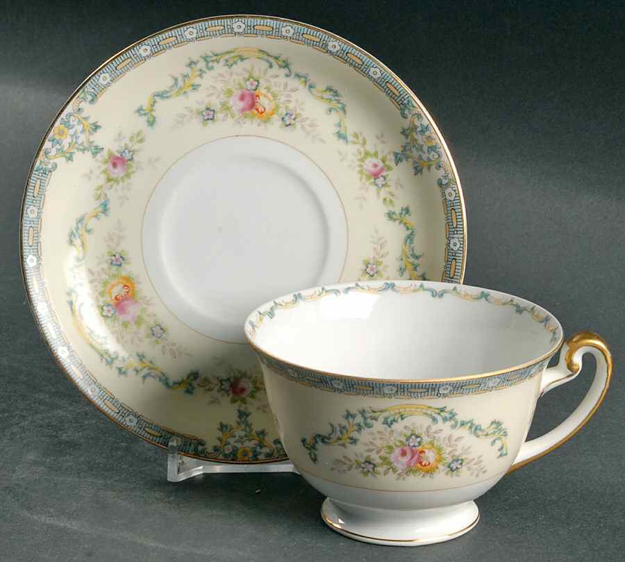 Rochambeau Footed Cup & Saucer Set by Meito-1