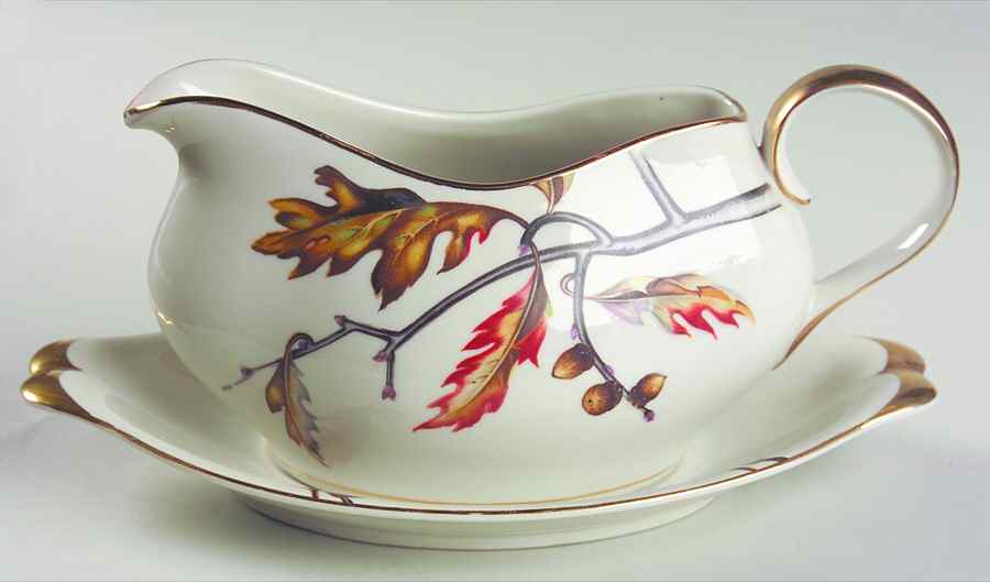 Royal Oak Gravy Boat & Underplate by Meito-1