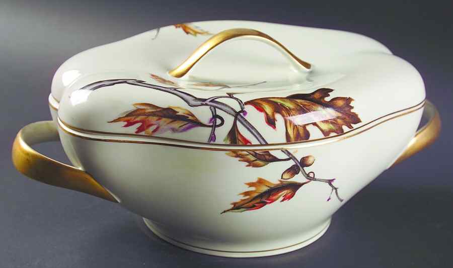 Royal Oak Oval Covered Vegetable by Meito-1