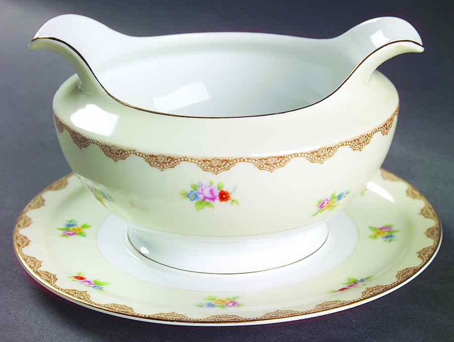 Rosetta Gravy Boat with Attached Underplate by Meito-1