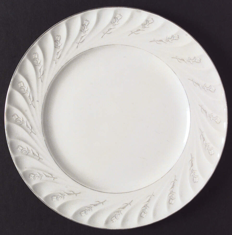 Snow Rose Dinner Plate by Meito-1