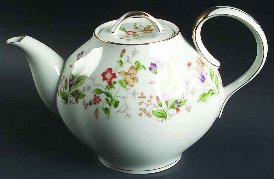 Spring Garden Teapot & Lid by Meito-1