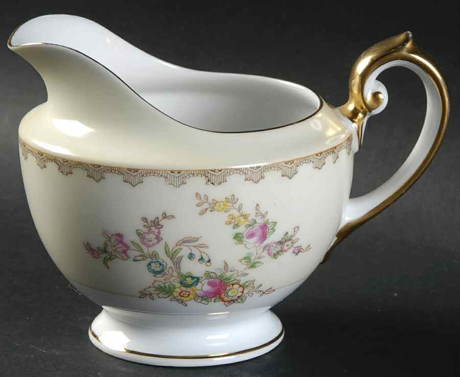 Suffolk Creamer by Meito-1