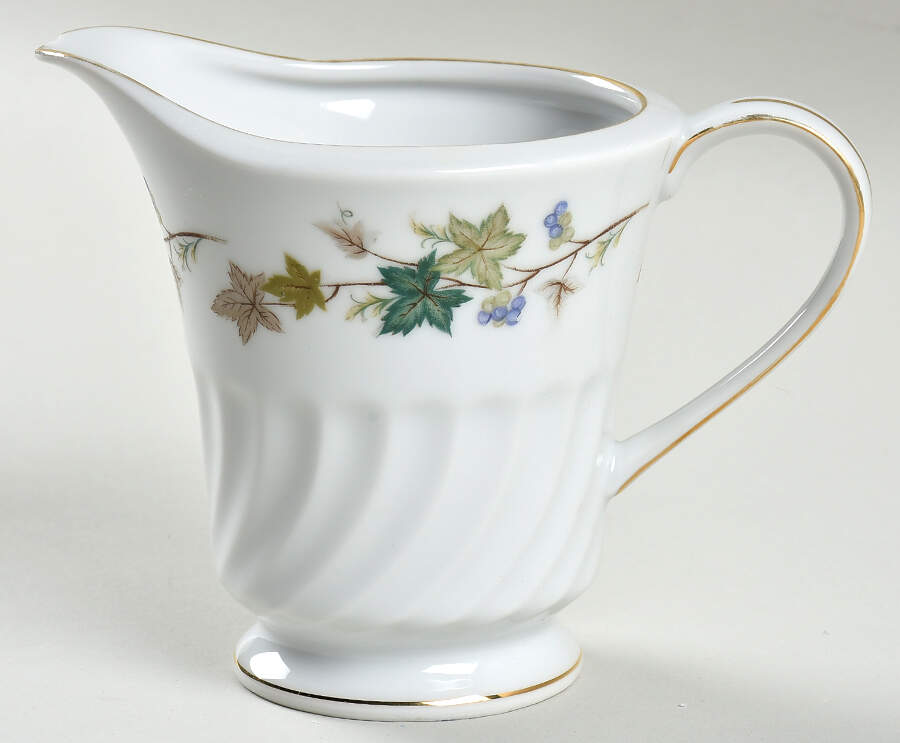 Surrey Creamer by Meito-1