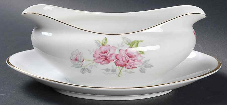 Sweet Heart Gravy Boat with Attached Underplate by Meito-1