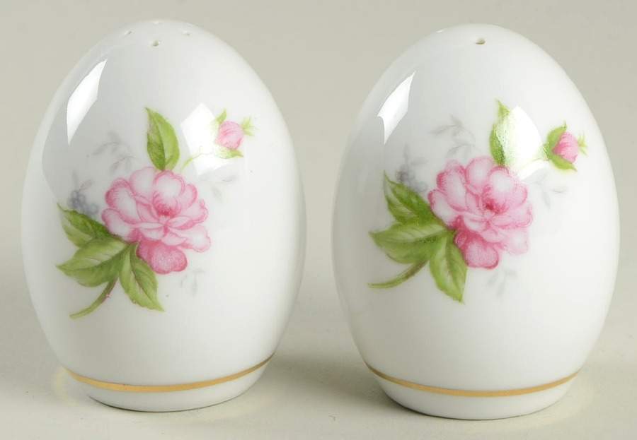 Sweet Heart Salt & Pepper Set by Meito-1