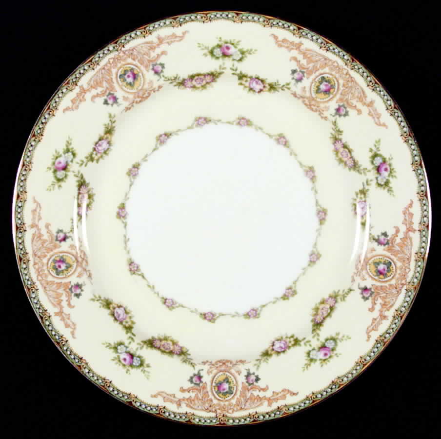 Trianon Dinner Plate by Meito-1