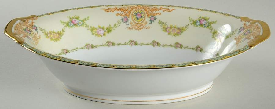 Trianon 11" Oval Vegetable Bowl by Meito-1