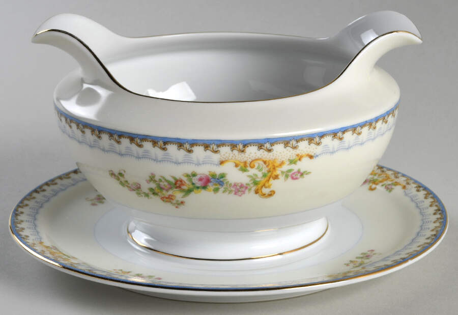 Utica Gravy Boat with Attached Underplate by Meito-1