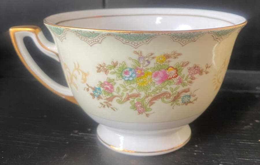 V1848 Footed Cup by Meito-1