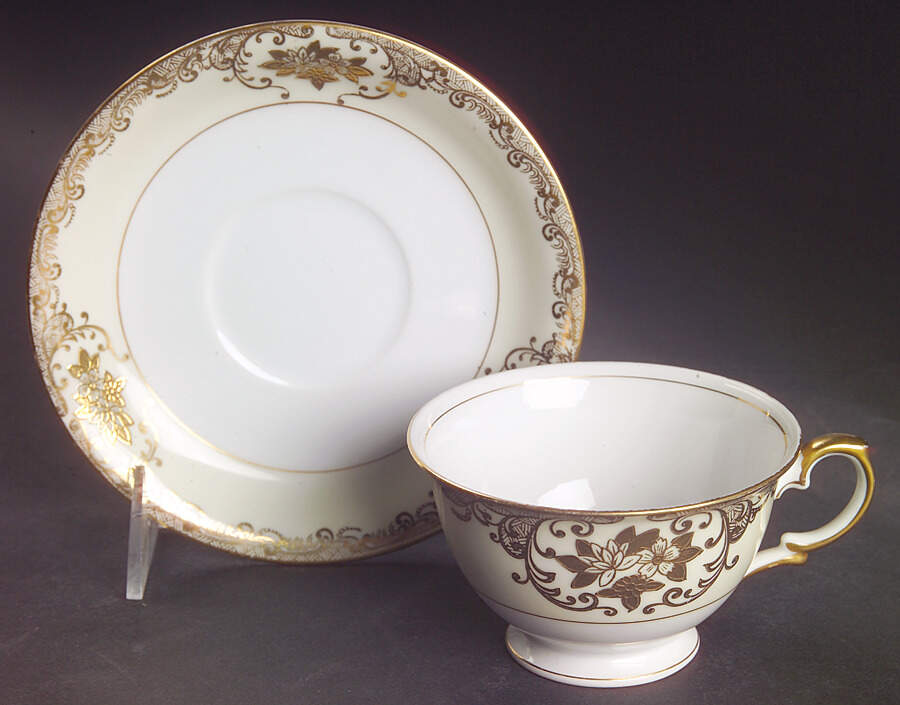 V1849 Footed Cup & Saucer Set by Meito-1