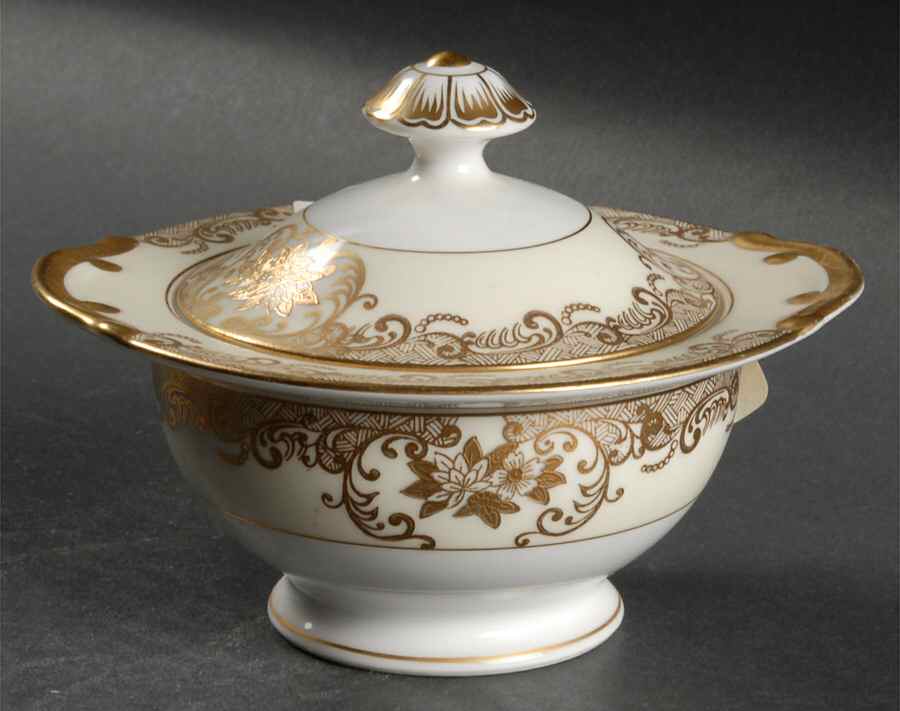 V1849 Sugar Bowl & Lid by Meito-1