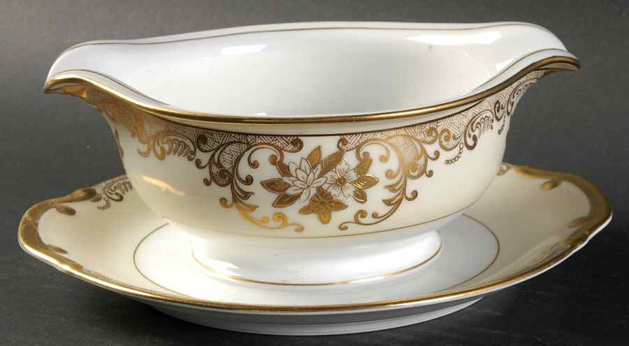 V1849 Gravy Boat with Attached Underplate by Meito-1