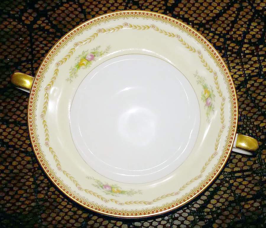 V1881 Footed Cream Soup Bowl by Meito-1