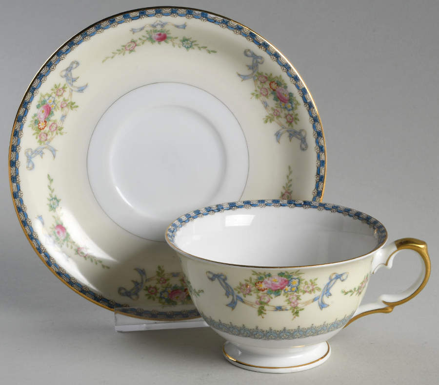 V2036 Footed Cup & Saucer Set by Meito-1