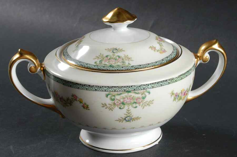 V2068 Sugar Bowl & Lid by Meito-1