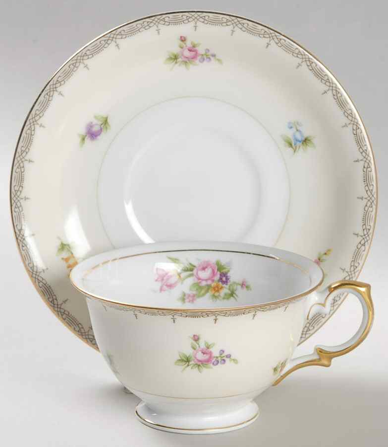 V2070 Footed Cup & Saucer Set by Meito-1