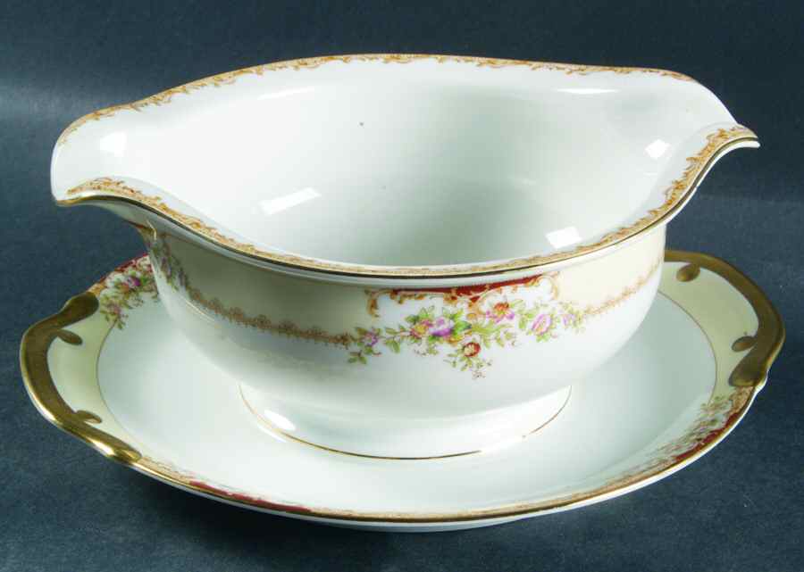 V2156 Gravy Boat with Attached Underplate by Meito-1