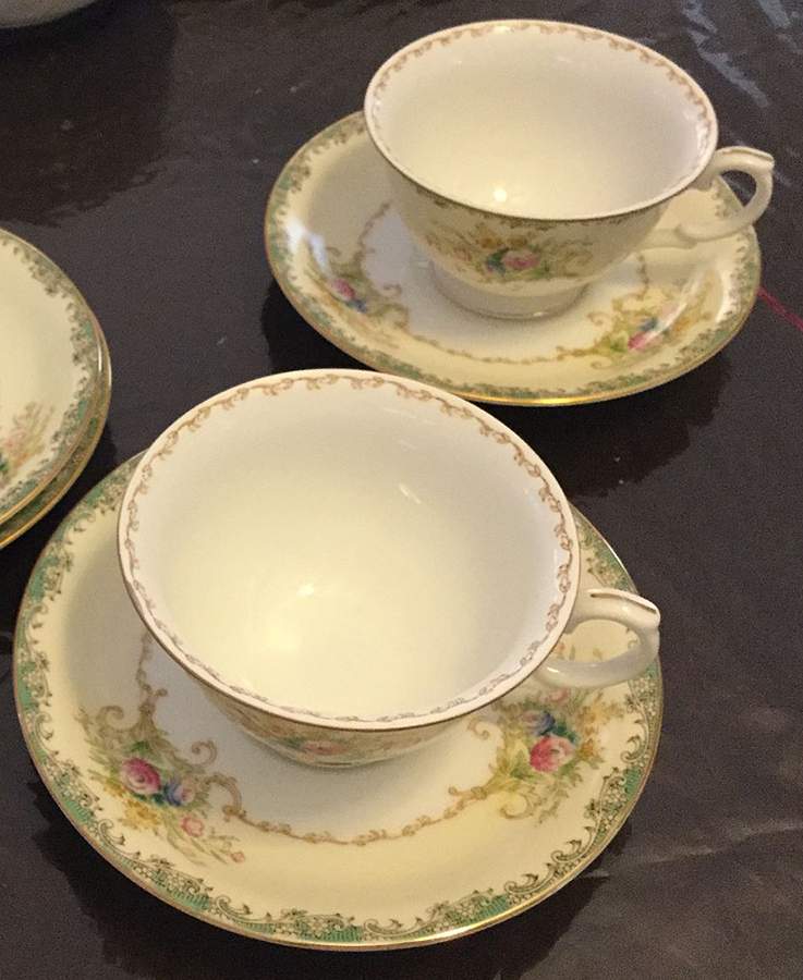 V2160 Footed Cup & Saucer Set by Meito-1