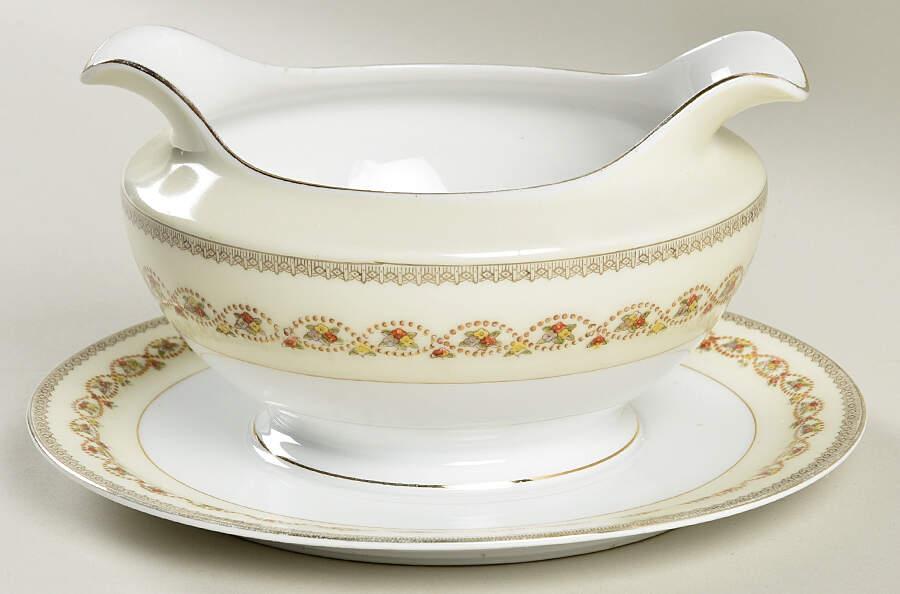 V2405 Gravy Boat with Attached Underplate by Meito-1