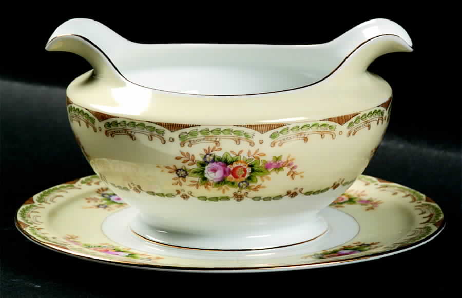 V903 Gravy Boat with Attached Underplate by Meito-1