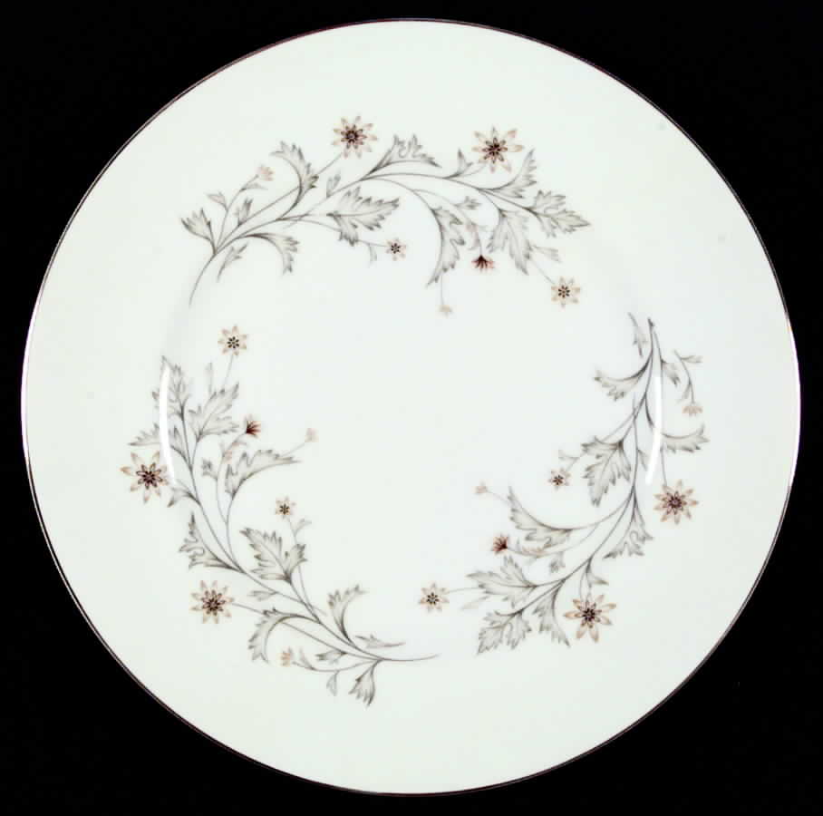 Vanity Fair Dinner Plate by Meito-1