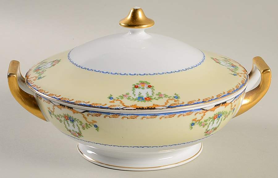 The Vernon Round Covered Vegetable by Meito-1