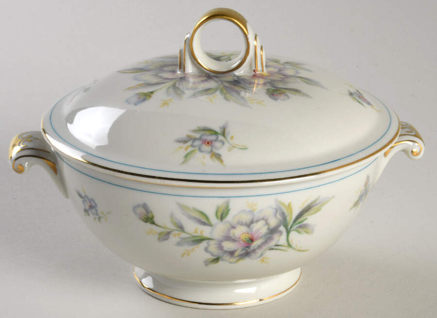 Virginia (Floral Center) Sugar Bowl & Lid by Meito-1
