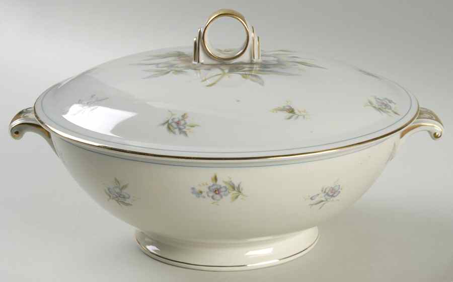 Virginia (Floral Center) Round Covered Vegetable by Meito-1