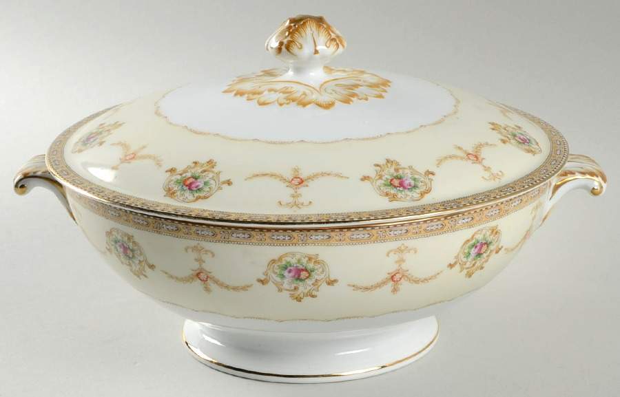 Vivian Round Covered Vegetable by Meito-1
