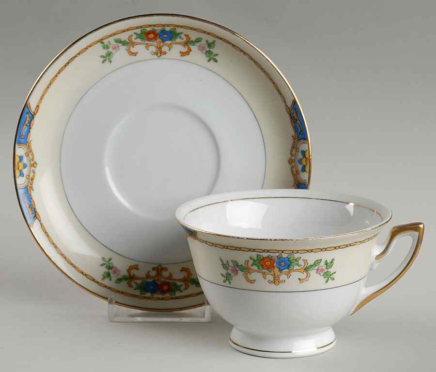 Warren Footed Cup & Saucer Set by Meito-1