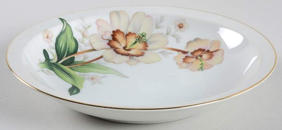 Wildwood (1-2" Rim, Ivory) Rim Soup Bowl by Meito-1